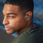 Master Dynamic Mw08 Sport True Wireless Green Sapphire Glass Lifestyle